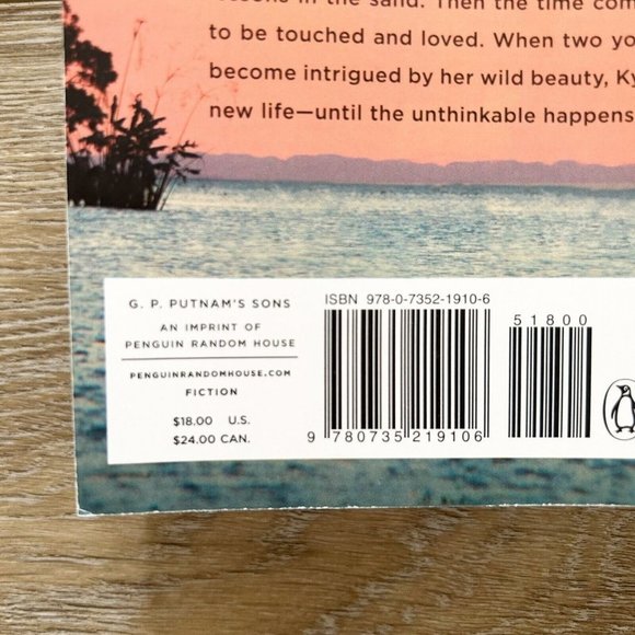 Where the Crawdads Sing Paperback Novel Delia Owens Reese Book Club Best Seller - Picture 6 of 6